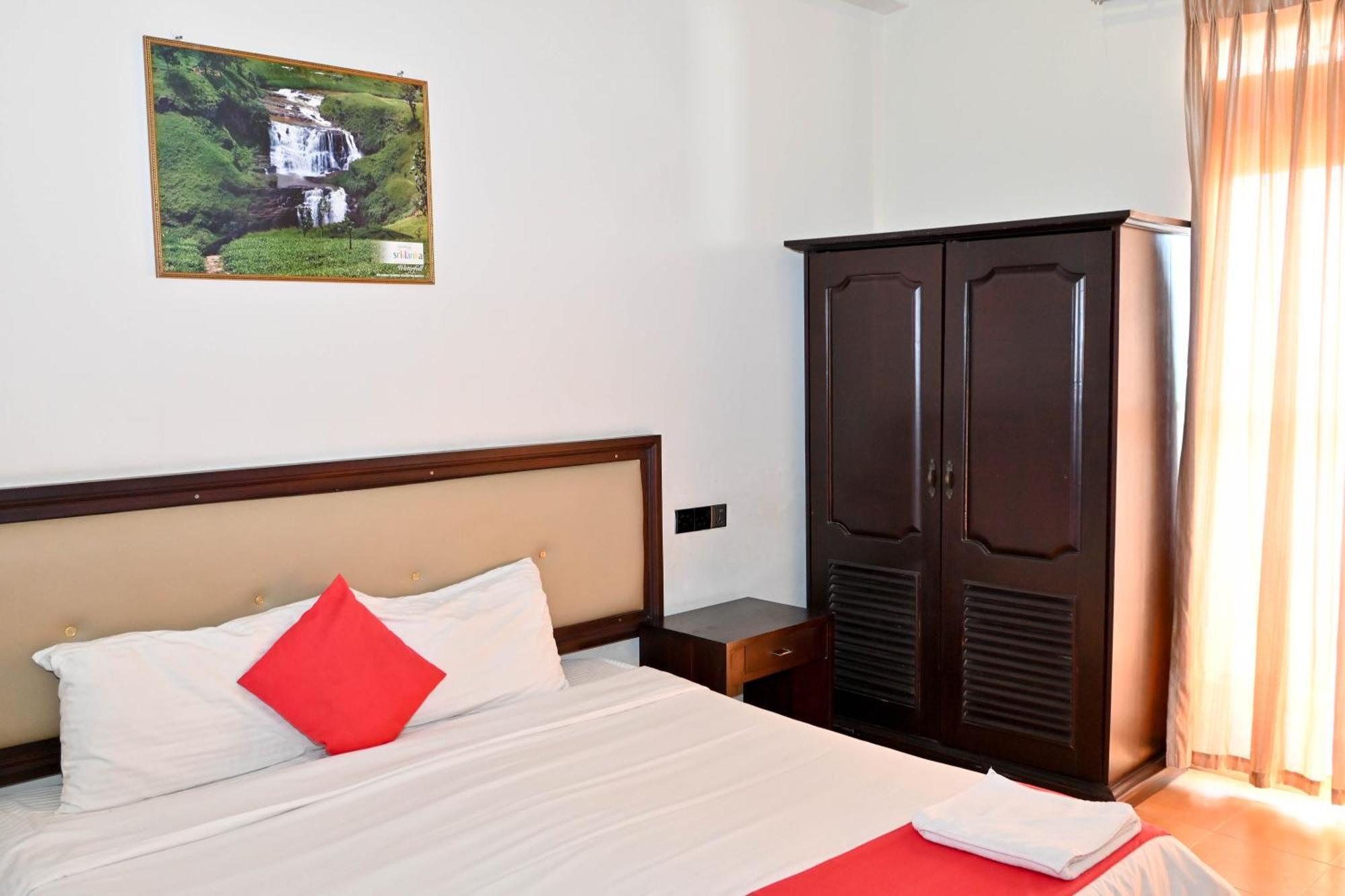 The Kings Bay Hotel By Silvas Negombo Exterior foto